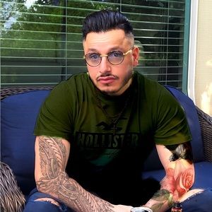 Meet your Posher, Joshua